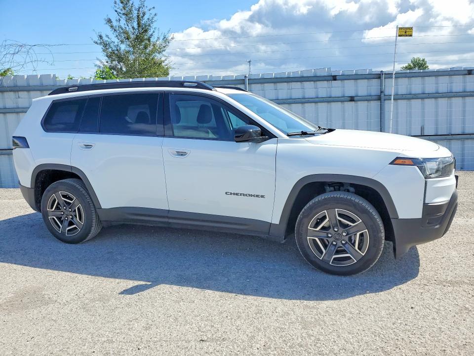 2026 Jeep Cherokee VIN 3C4PJMB21TT204542 COPART salvage auction — NORMAL WEAR, ON - PERMIT NO BRAND - UNFIT (P), sold $32,500 on 2026-09-16 (photo 4)
