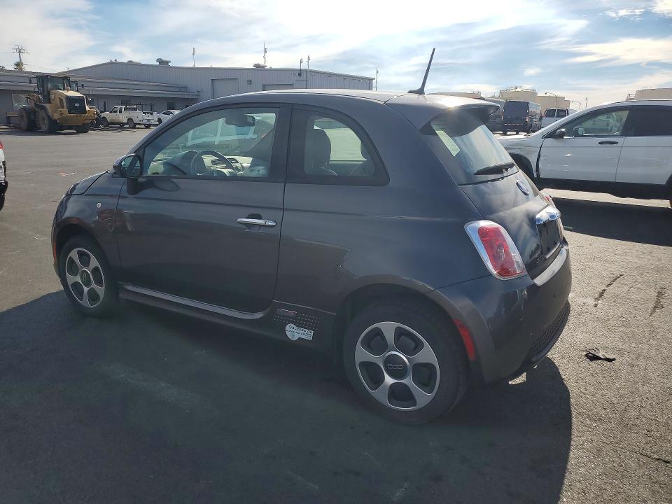 2015 Fiat 500 VIN 3C3CFFGE2FT642316 COPART salvage auction — MINOR DENT/SCRATCHES, Ca - Dis/Dlr/Exp Only Clean Title, sold $2,500 on 2026-09-21 (photo 2)