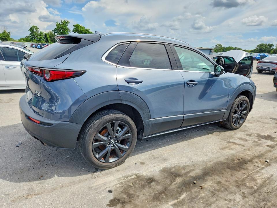 2022 Mazda Cx-30 VIN 3MVDMBEY5NM407699 COPART salvage auction — MINOR DENT/SCRATCHES, IN - CERTIFICATE OF TITLE, sold $8,200 on 2026-09-10 (photo 3)