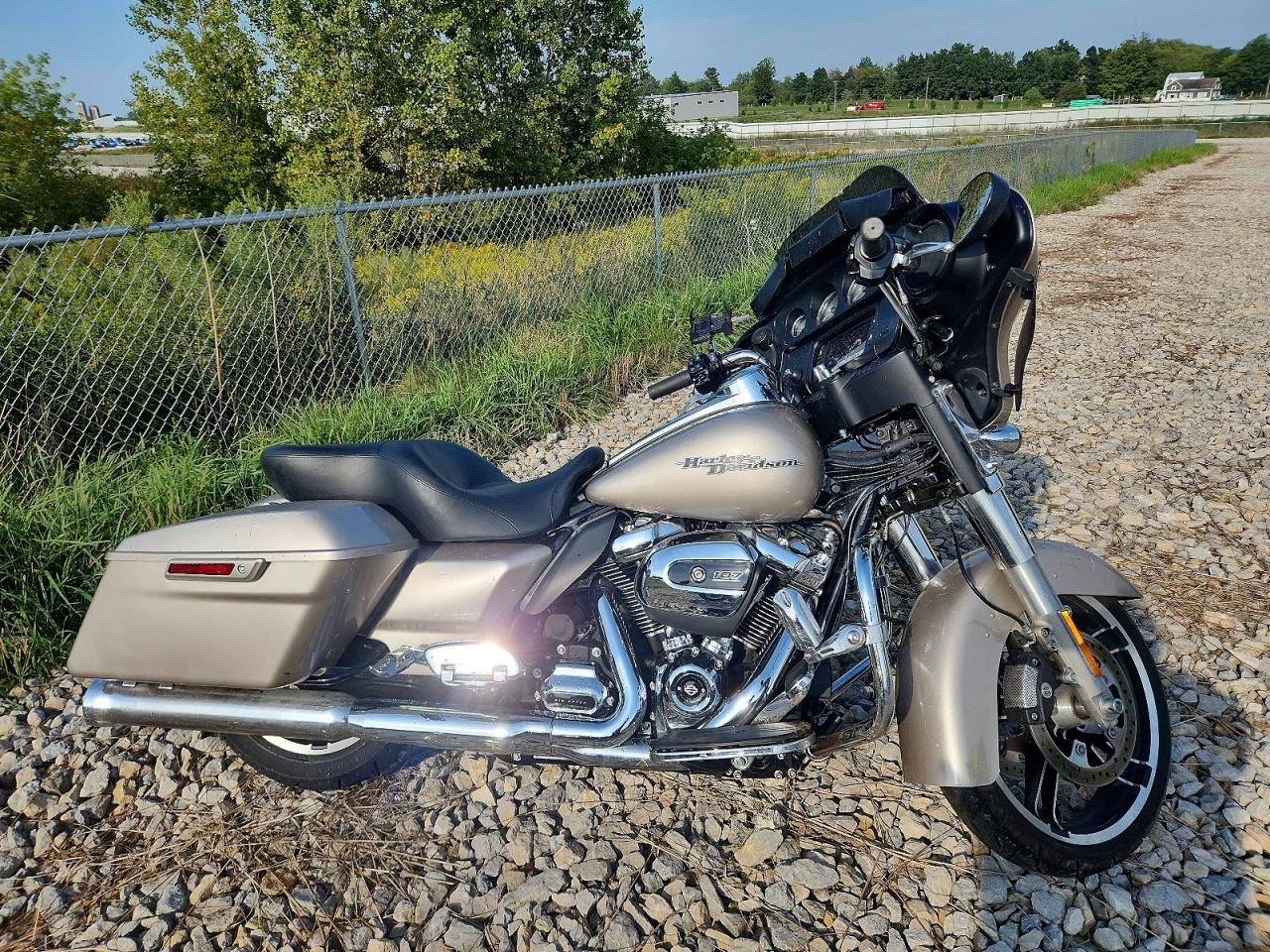 2018 Harley-Davidson FLHX VIN 1HD1KBC16JB655394 — COPART salvage auction photo