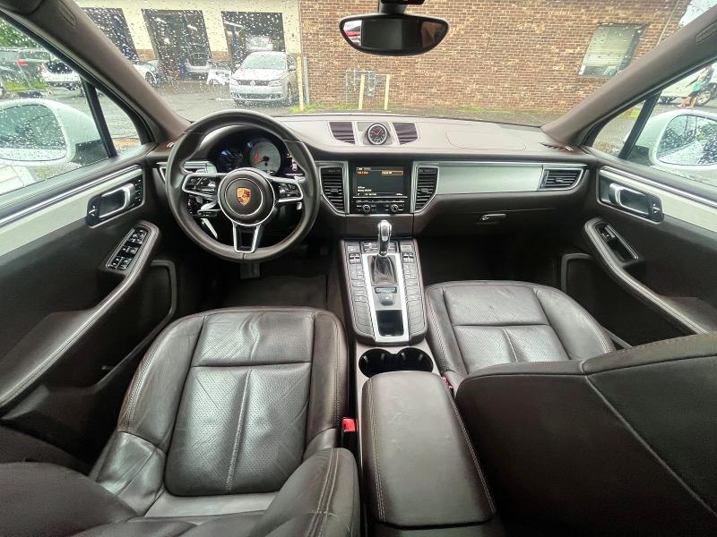2015 Porsche Macan VIN WP1AB2A59FLB63160 COPART salvage auction — MINOR DENT/SCRATCHES, Mi - Certificate Of Title (P), sold $8,700 on 2026-08-10 (photo 8)