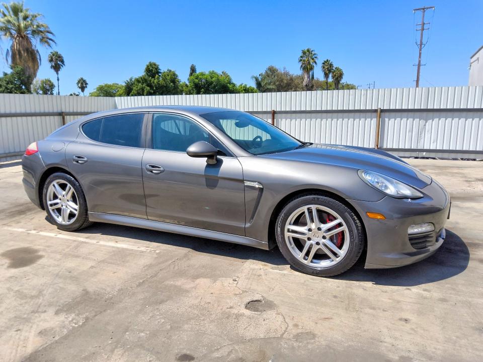 2013 Porsche Panamera VIN WP0AA2A70DL013943 COPART salvage auction — NORMAL WEAR, CA - CERTIFICATE OF TITLE, sold $5,200 on 2026-09-24 (photo 4)