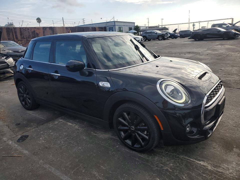 2020 Mini Cooper VIN WMWXU9C01L2M45954 COPART salvage auction — NORMAL WEAR, Ca - Salvage Certificate, sold $5,000 on 2026-08-21 (photo 4)