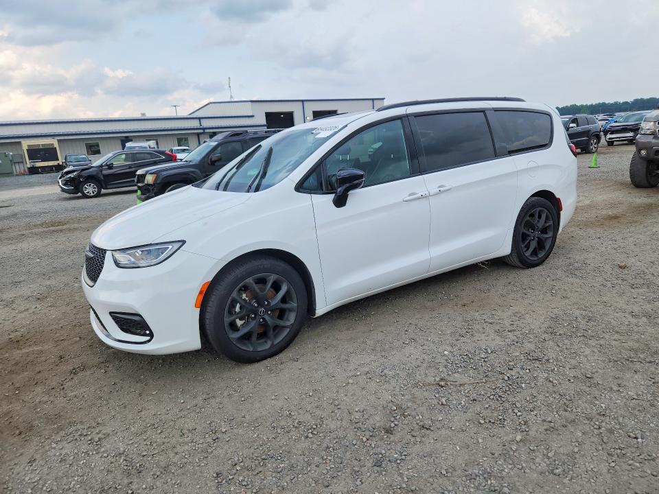 2025 Chrysler Pacifica VIN 2C4RC1GG7SR570125 COPART salvage auction — MINOR DENT/SCRATCHES, Fl - Cert Of Title-Slvg Rebld Flood, sold $16,100 on 2026-09-10 (photo 1)