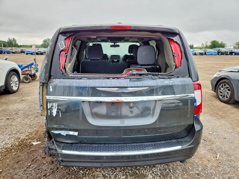 2012 Chrysler Town & country VIN 2C4RC1GG5CR107014 COPART salvage auction — BURN, On - Permit Rebuilt - Unfit, sold $400 on 2026-09-10 (photo 6)