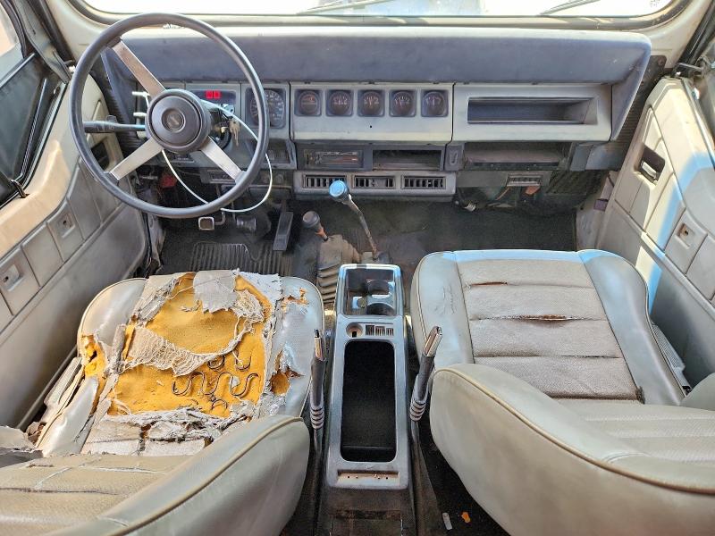 1993 Jeep Wrangler / VIN 1J4FY19P3PP219989 COPART salvage auction — FRONT END, CA - DIS/DLR/EXP ONLY CLEAN TITLE, sold $1,600 on 2026-08-21 (photo 8)