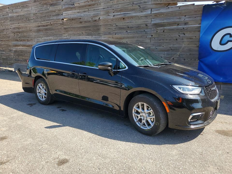 2025 Chrysler Pacifica VIN 2C4RC1BG5SR545537 COPART salvage auction — REAR END, CA - CERTIFICATE OF TITLE, sold $15,800 on 2026-08-19 (photo 3)