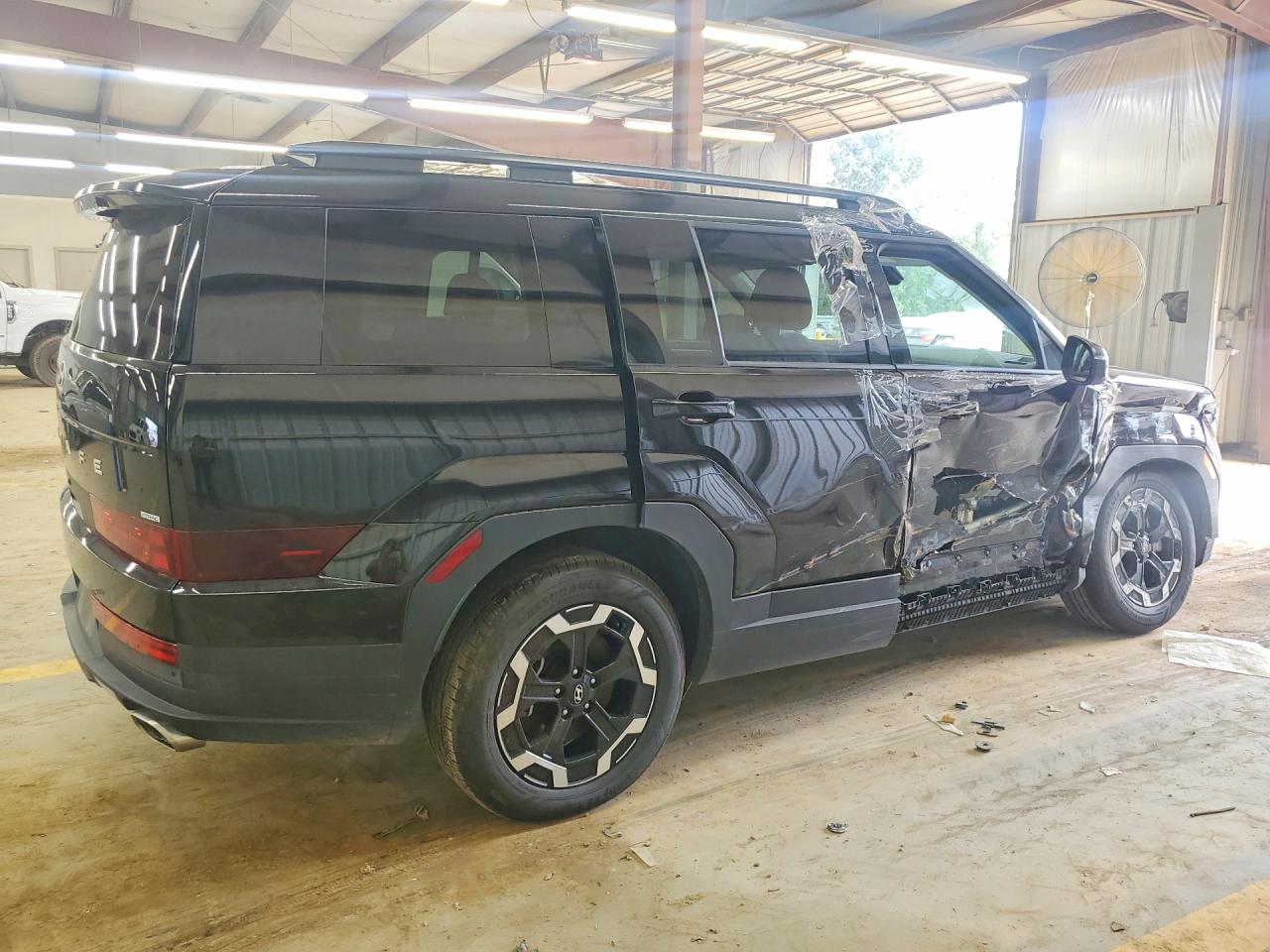 2026 Hyundai Santa fe VIN 5NMP2DGL3TH158515 COPART salvage auction — Side, AZ - DEALER ONLY SALVAGE TITLE, sold $20,500 on 2026-09-14 (photo 3)