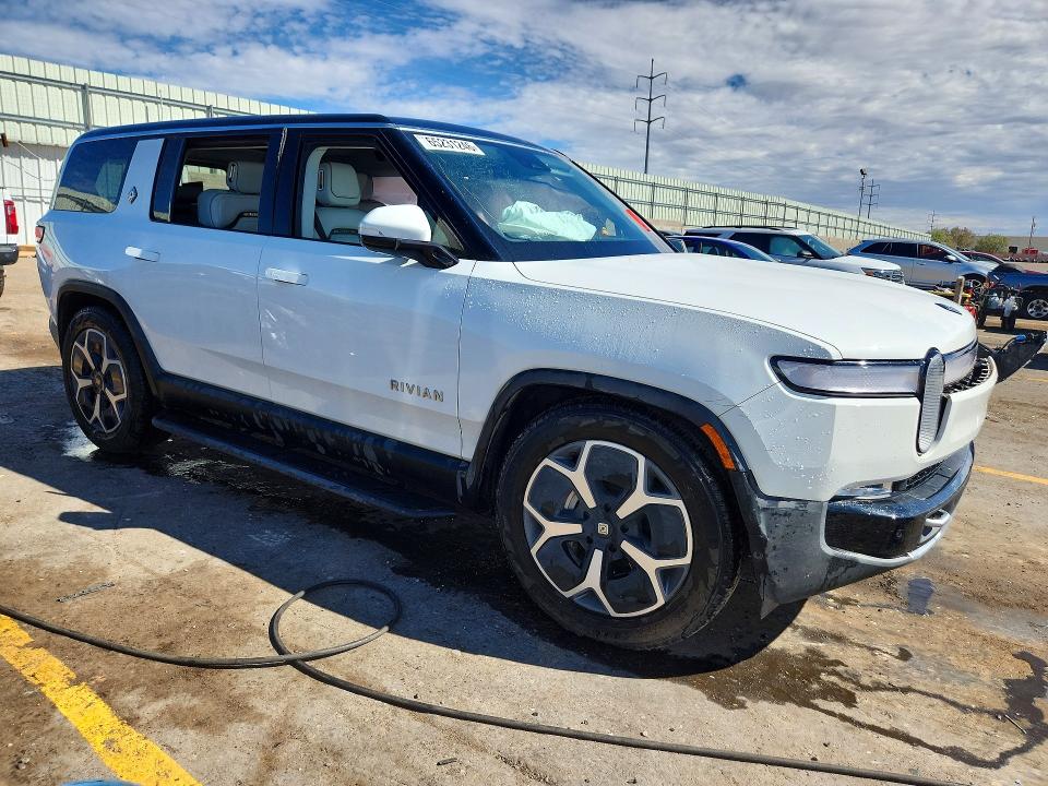 2024 Rivian R1s VIN 7PDSGBBA9RN030029 COPART salvage auction — FRONT END, NM - CERT OF TITLE-SALVAGE, sold $9,800 on 2026-09-24 (photo 4)