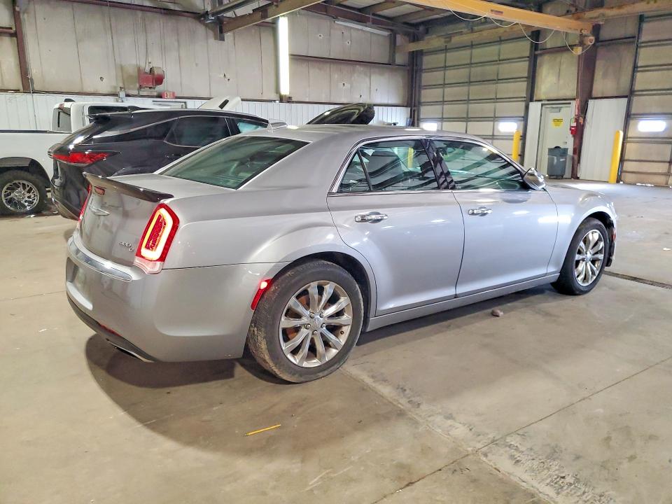 2017 Chrysler 300 VIN 2C3CCAKG8HH566794 COPART salvage auction — MINOR DENT/SCRATCHES, IA - CERTIFICATE OF TITLE, sold $7,200 on 2026-09-01 (photo 3)