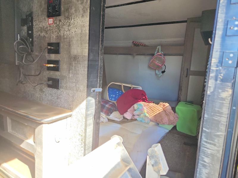 2021 Keystone Hideout VIN 4YDT27225M7241125 COPART salvage auction — WATER/FLOOD, OH - CERT OF TITLE-SALVAGE FLOOD, sold $400 on 2026-09-10 (photo 5)
