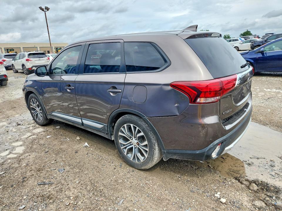 2018 Mitsubishi Outlander VIN JA4AD2A30JZ048800 COPART salvage auction — MINOR DENT/SCRATCHES, Salvage Title, sold $4,250 on 2026-08-26 (photo 2)