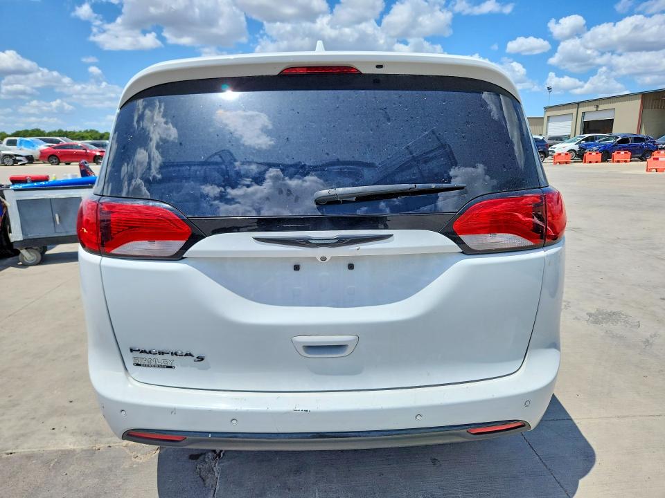 2018 Chrysler Pacifica VIN 2C4RC1BG4JR228069 COPART salvage auction — MINOR DENT/SCRATCHES, Tx - Certificate Of Title, sold $4,000 on 2026-09-05 (photo 6)