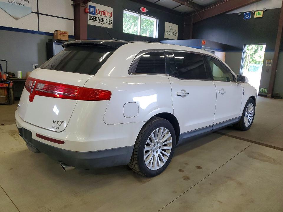 2012 Lincoln Mkt VIN 2LMHJ5AT4CBL50207 COPART salvage auction — MINOR DENT/SCRATCHES, CT - CERTIFICATE OF TITLE, sold $525 on 2026-08-31 (photo 3)