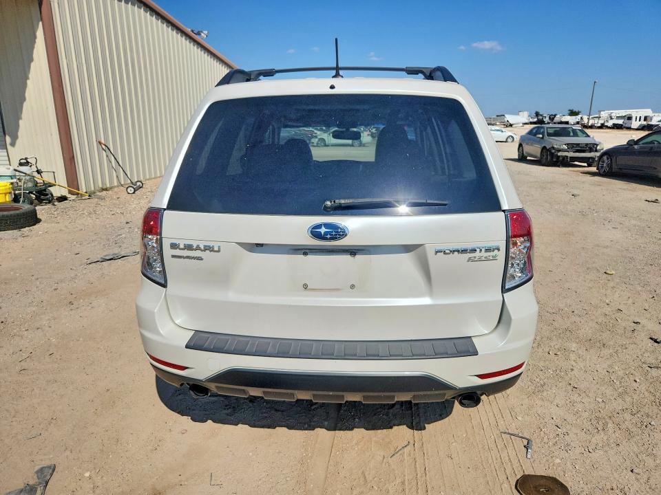 2013 Subaru Forester VIN JF2SHAEC2DH425691 COPART salvage auction — NORMAL WEAR, Tx - Certificate Of Title (P), sold $700 on 2026-08-23 (photo 6)