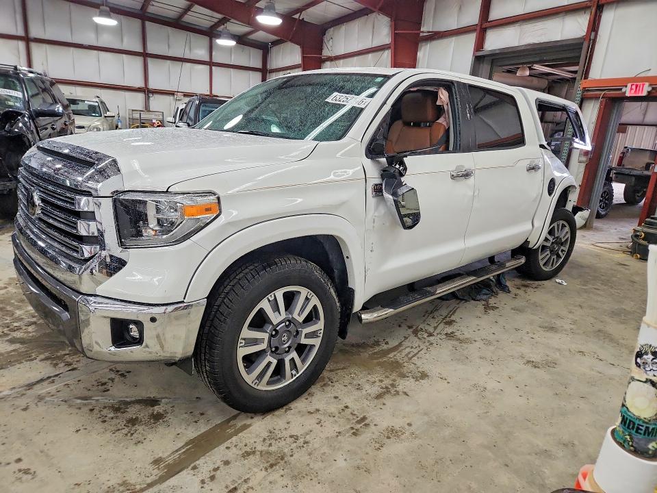 2018 Toyota Tundra VIN 5TFAW5F12JX692951 — COPART salvage auction photo