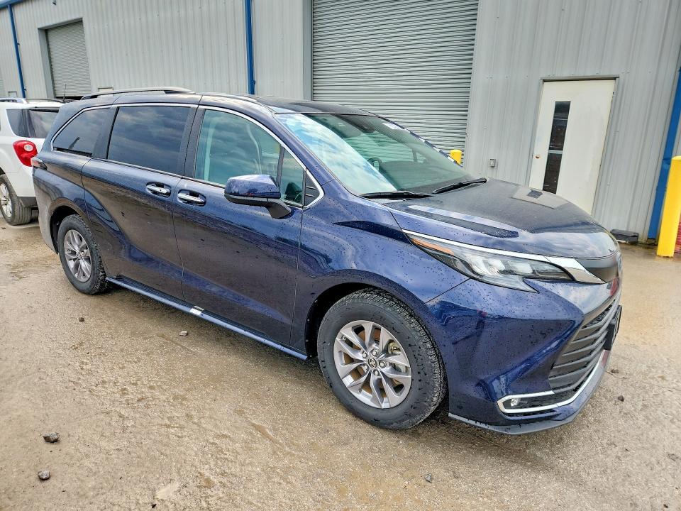 2024 Toyota Sienna VIN 5TDYRKEC6RS206070 COPART salvage auction — FRONT END, Ca - Certificate Of Title, sold $17,100 on 2026-08-19 (photo 4)