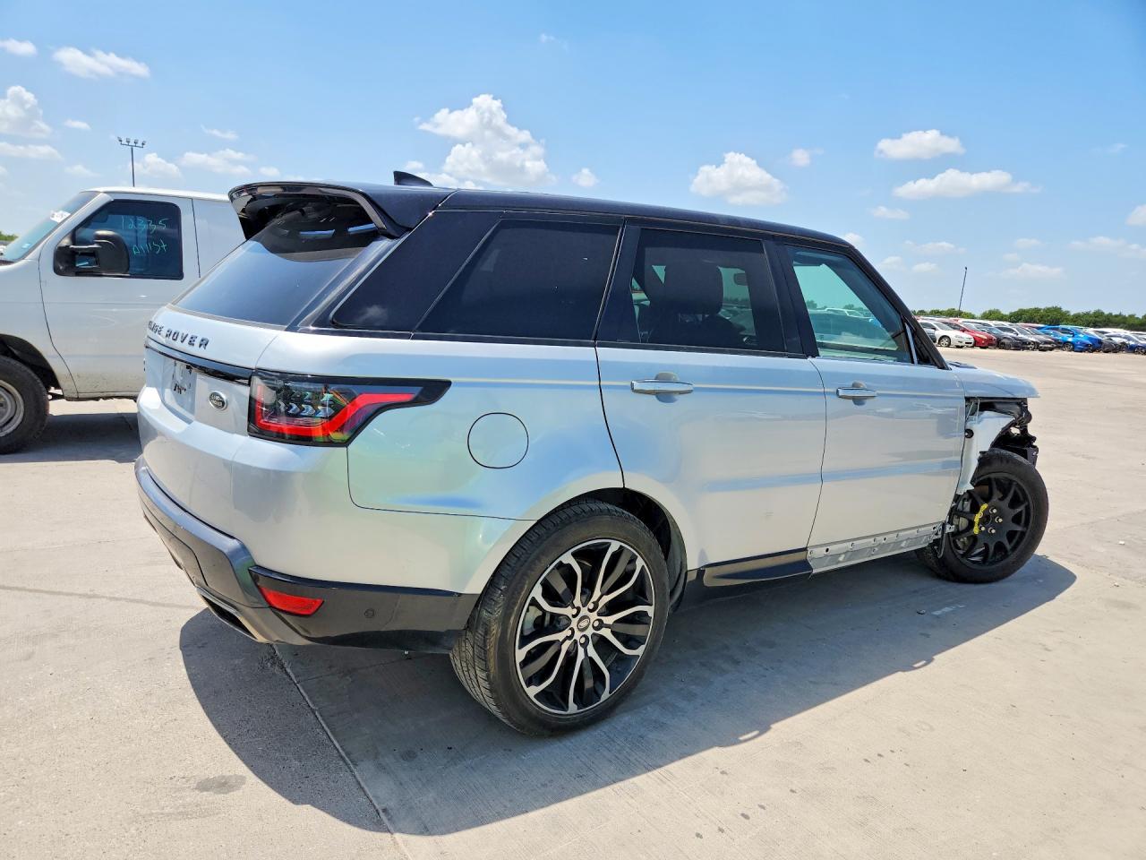 2022 Land Rover Range Rover Sport VIN SALWR2SUXNA218761 COPART salvage auction — Front End, TX - SALVAGE VEHICLE TITLE, sold $17,300 on 2026-08-24 (photo 3)
