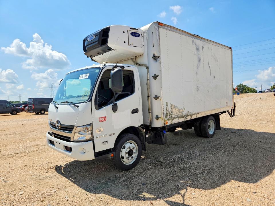 2018 Hino 195 VIN JHHRDM2H6JK005759 COPART salvage auction — ROLLOVER, NC - DEALER ONLY SALVAGE TITLE, sold $1,100 on 2026-09-04 (photo 1)