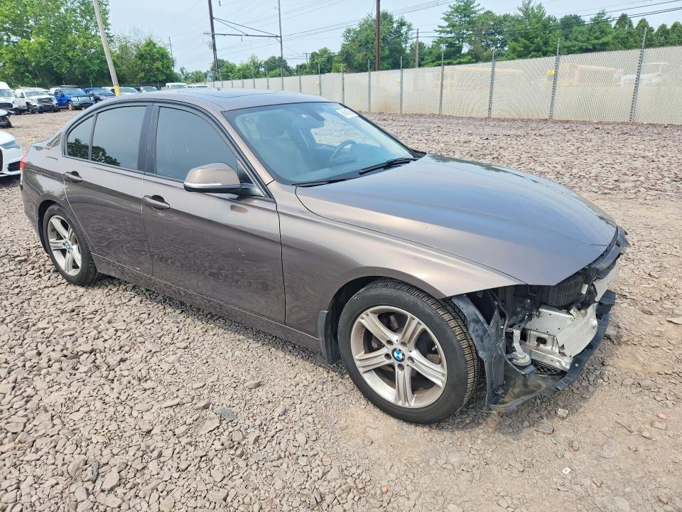 2014 BMW 3er VIN WBA3C3C57EF983757 COPART salvage auction — FRONT END, Pa - Certificate Of Salvage, sold $1,800 on 2026-08-17 (photo 4)