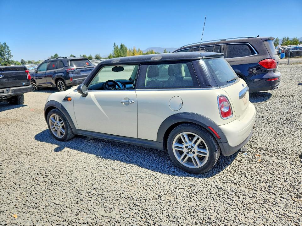 2011 Mini Cooper VIN WMWSU3C58BT183913 COPART salvage auction — MECHANICAL, OR - CERTIFICATE OF TITLE, sold $700 on 2026-08-18 (photo 2)