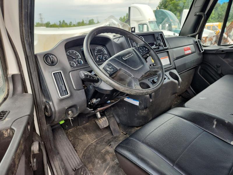 2025 Freightliner M2 106 VIN 3ALKCYFE1SDVJ8327 COPART salvage auction — SIDE, IL - SALVAGE CERTIFICATE, sold $55,000 on 2026-09-04 (photo 8)