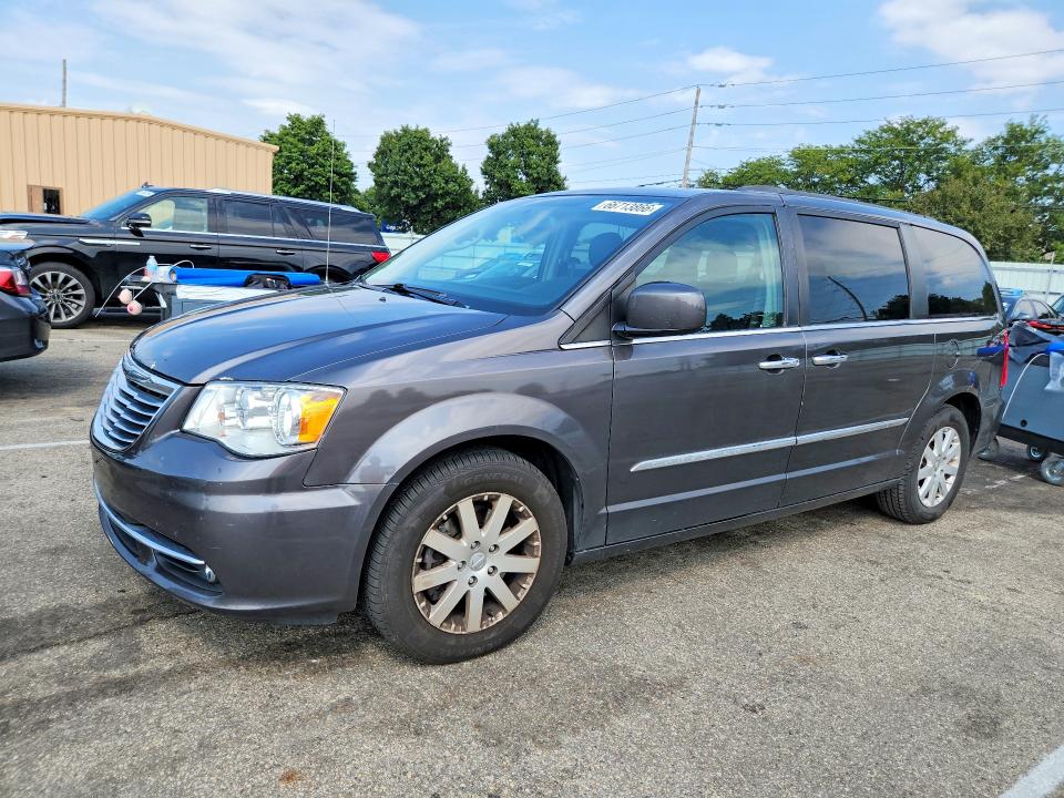 2016 Chrysler Voyager VIN 2C4RC1BG4GR247052 COPART salvage auction — MINOR DENT/SCRATCHES, OH - CERTIFICATE OF TITLE, sold $900 on 2026-09-08 (photo 1)