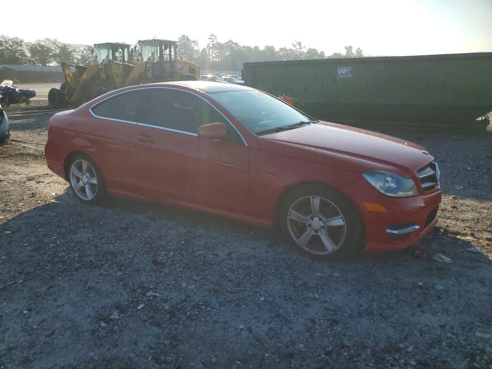 2015 Mercedes-benz VIN WDDGJ4HB1FG354317 COPART salvage auction — MINOR DENT/SCRATCHES, Sc - Certificate Of Title (P), sold $2,750 on 2026-08-12 (photo 4)