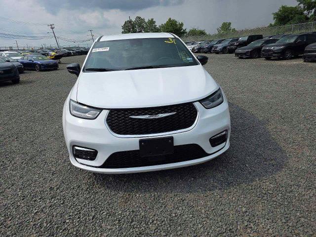 2025 Chrysler Pacifica VIN 2C4RC1BG8SR512113 COPART salvage auction — WATER/FLOOD, Nj - Cert Of Title-Salvage Flood, sold $15,400 on 2026-09-11 (photo 5)