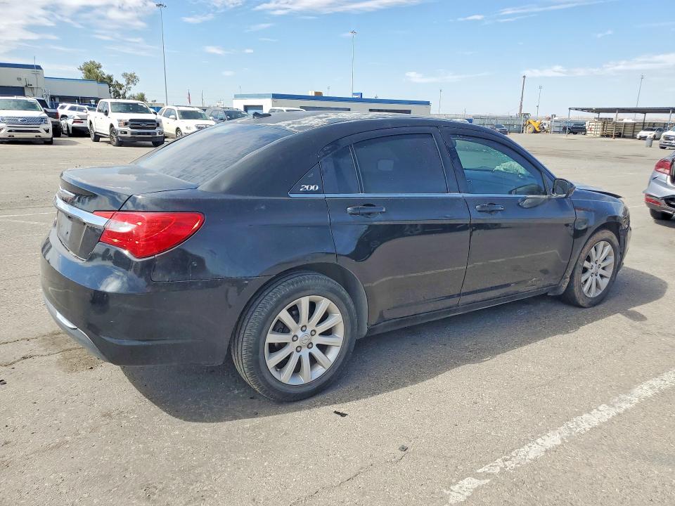 2013 Chrysler 200 VIN 1C3CCBBB7DN584585 COPART salvage auction — FRONT END, Tx - Salvage Vehicle Title, sold $750 on 2026-08-21 (photo 3)