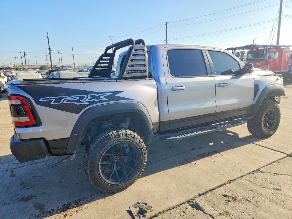 2022 Ram 1500 VIN 1C6SRFU92NN335174 COPART salvage auction — STRIPPED, Ca - Salvage Certificate, sold $38,500 on 2026-08-29 (photo 3)