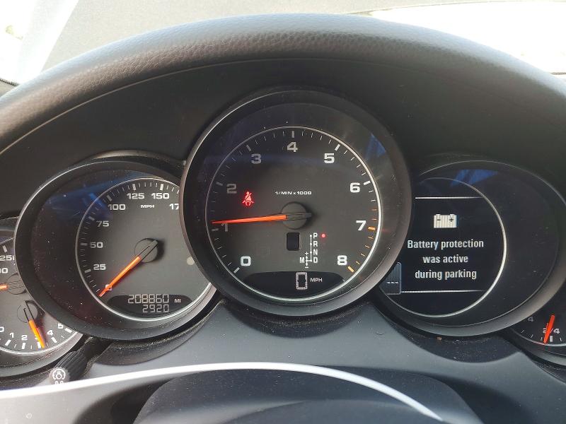 2016 Porsche Cayenne VIN WP1AA2A2XGLA04092 COPART salvage auction — MINOR DENT/SCRATCHES, OK - CERTIFICATE OF TITLE, sold $4,600 on 2026-08-12 (photo 9)