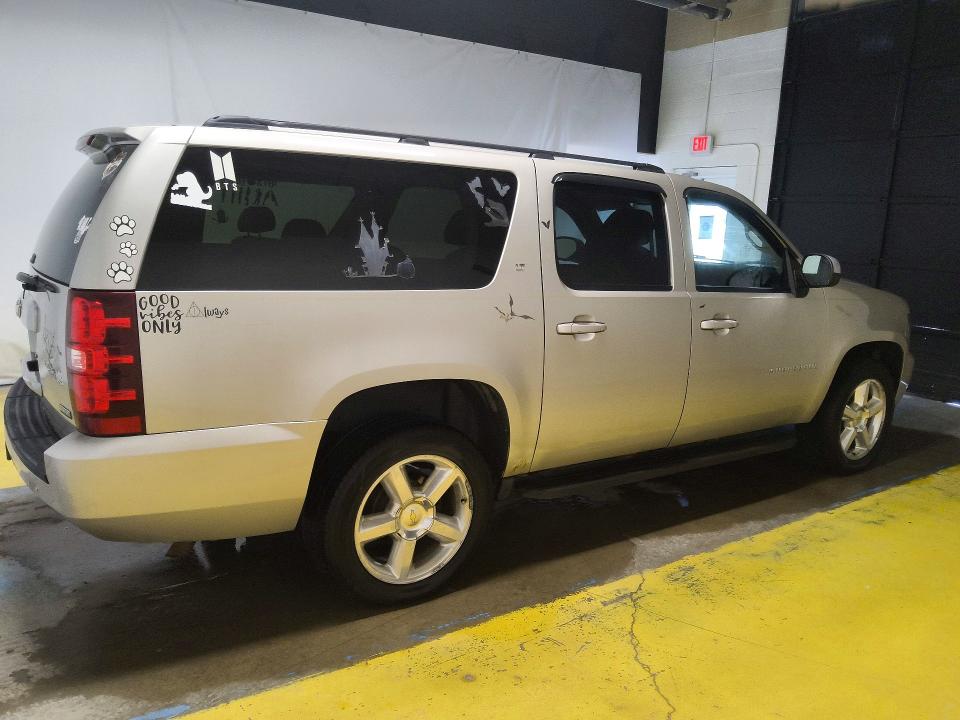 2008 Chevrolet Suburban VIN 3GNFK16358G190954 COPART salvage auction — MECHANICAL, IN - CERTIFICATE OF TITLE, sold $1,000 on 2026-09-28 (photo 3)