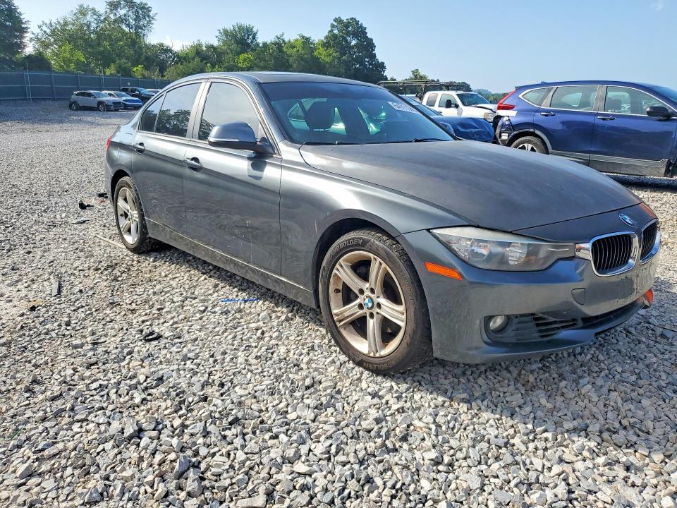 2013 BMW 3er VIN WBA3B5G55DNS02795 COPART salvage auction — MECHANICAL, Tn - Certificate Of Title, sold $425 on 2026-08-20 (photo 4)