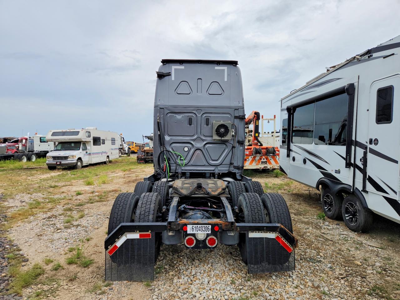 2022 Freightliner Cascadia 126 VIN 3AKJHHDRXNSNJ5143 COPART salvage auction — Normal Wear, OK - DEALER ONLY CLEAN TITLE (P), sold $35,250 on 2026-08-25 (photo 6)