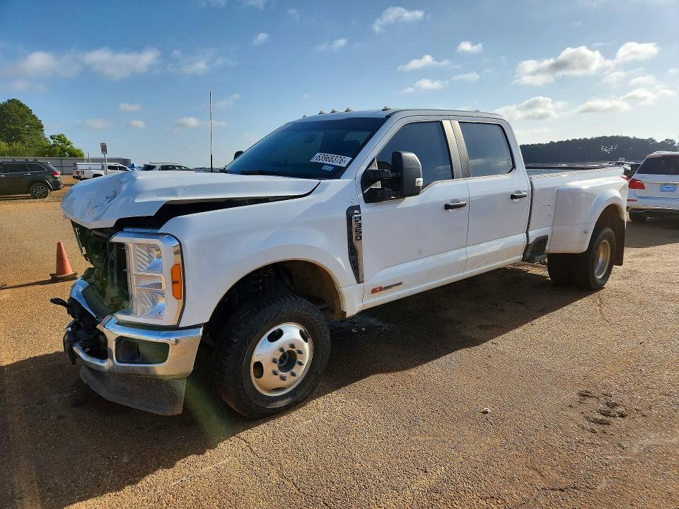 2024 Ford F350 VIN 1FT8W3DMXREF48104 — COPART salvage auction photo