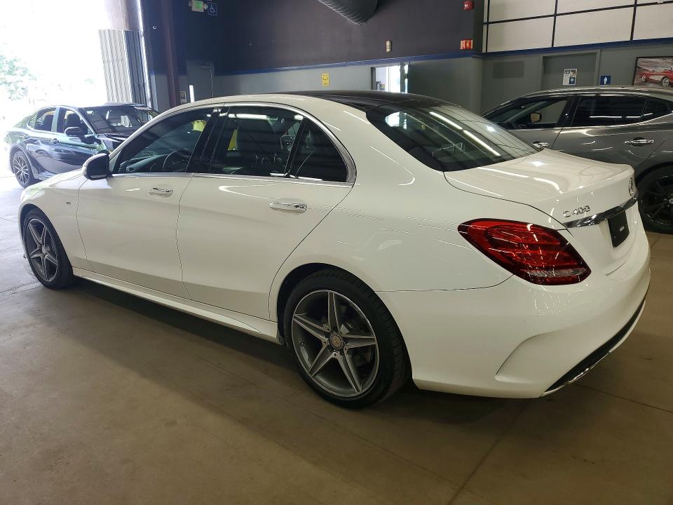 2015 Mercedes-benz C-klasse VIN 55SWF6GB4FU027052 COPART salvage auction — MINOR DENT/SCRATCHES, Md - Certificate Of Title (P), sold $9,900 on 2026-08-24 (photo 2)