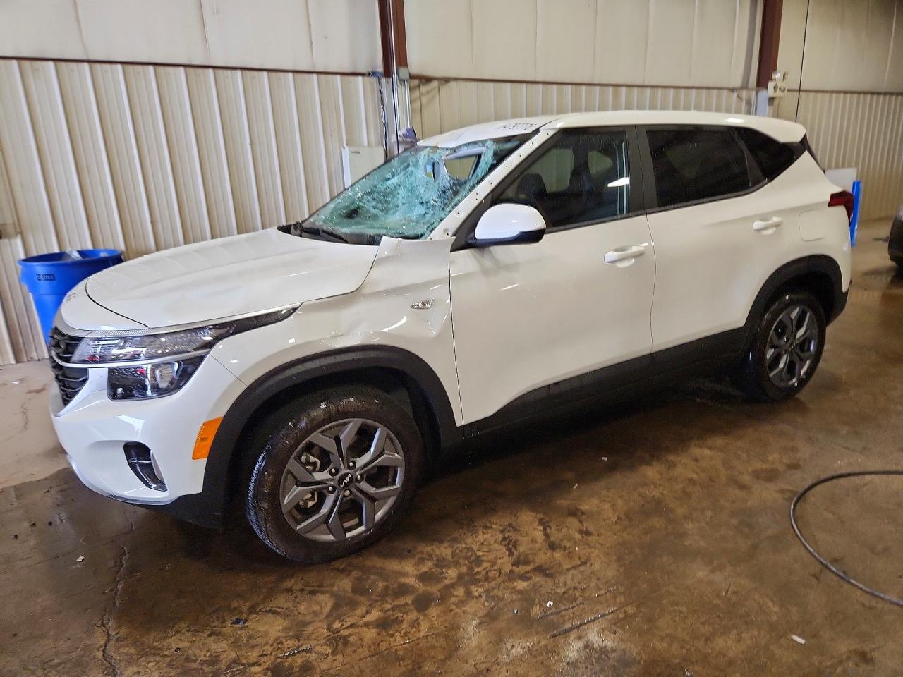 2025 Kia Seltos VIN KNDEPCAA6S7800595 COPART salvage auction — Top/Roof, Sc - Salvage Title, sold $8,500 on 2026-09-22 (photo 1)