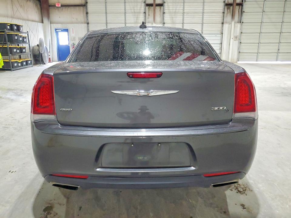 2019 Chrysler 300 VIN 2C3CCAGG7KH698462 COPART salvage auction — MINOR DENT/SCRATCHES, OK - CERTIFICATE OF TITLE (P), sold $9,000 on 2026-08-13 (photo 6)