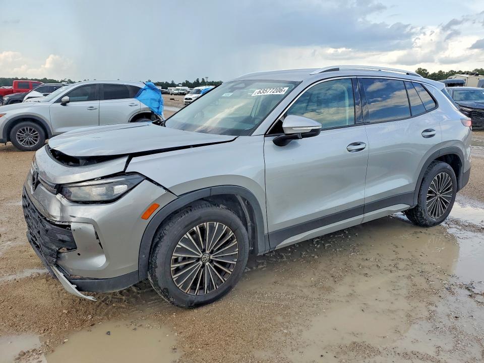 2026 Volkswagen Tiguan VIN 3VVCR7RM0TM017028 — COPART salvage auction photo