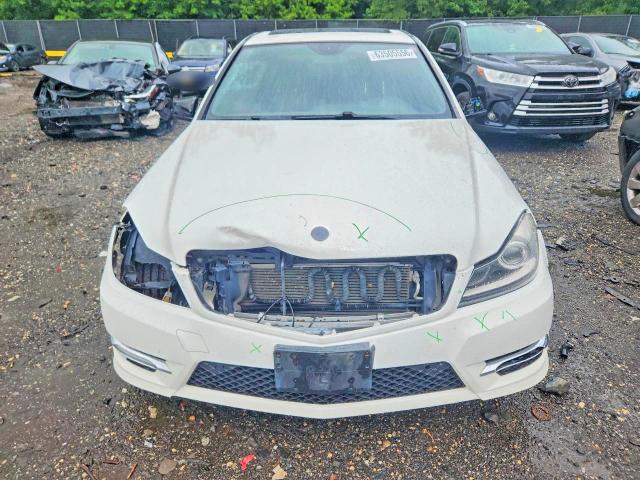 2013 Mercedes-benz C-klasse VIN WDDGF8AB1DR292731 COPART salvage auction — FRONT END, Md - Cert Of Salvage > 75% Damage, sold $1,200 on 2026-08-21 (photo 5)