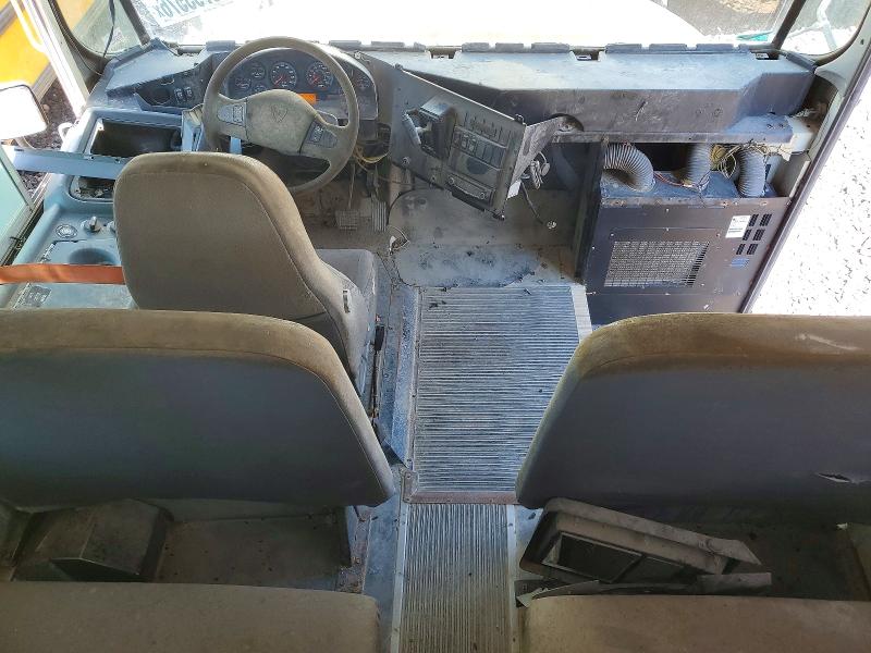 2013 Ic VIN 4DRBUSKN2DB301117 COPART salvage auction — MINOR DENT/SCRATCHES, Mo - Certificate Of Title, sold $2,000 on 2026-10-06 (photo 5)