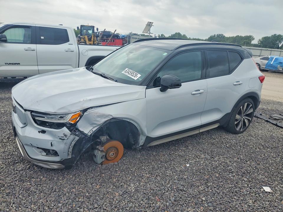2022 Volvo Xc40 VIN YV4ED3UB2N2677437 — COPART salvage auction photo