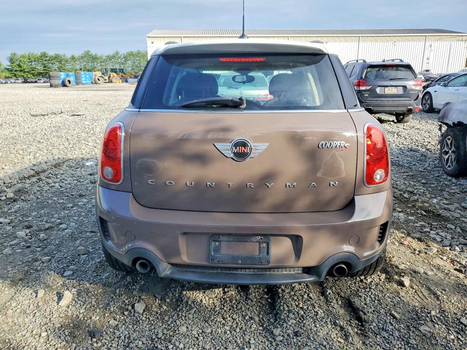 2014 Mini Cooper VIN WMWZC3C57EWP29671 COPART salvage auction — MINOR DENT/SCRATCHES, Nj - Certificate Of Title (P), sold $2,950 on 2026-09-02 (photo 6)