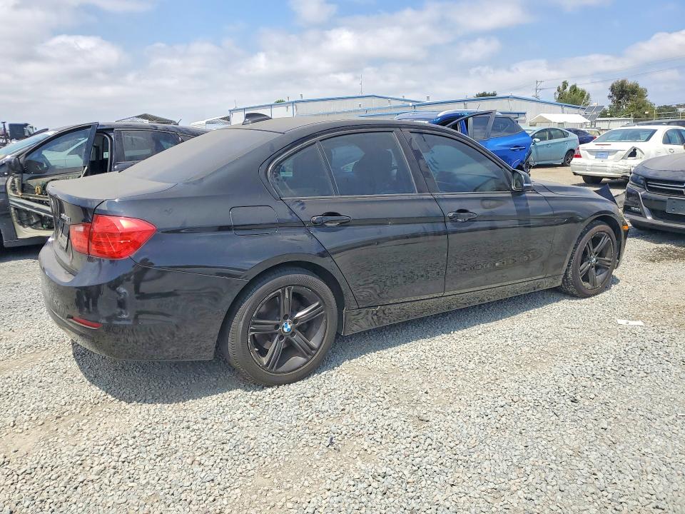 2013 BMW 3er VIN WBA3C1C55DF443276 COPART salvage auction — MECHANICAL, Ca - Dis/Dlr/Exp Only Clean Title, sold $800 on 2026-08-18 (photo 3)