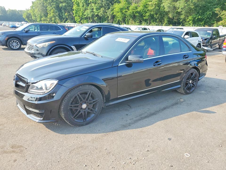 2014 Mercedes-benz C-klasse VIN WDDGF8AB1EG231604 COPART salvage auction — MINOR DENT/SCRATCHES, Salvage Title, sold $850 on 2026-08-13 (photo 1)