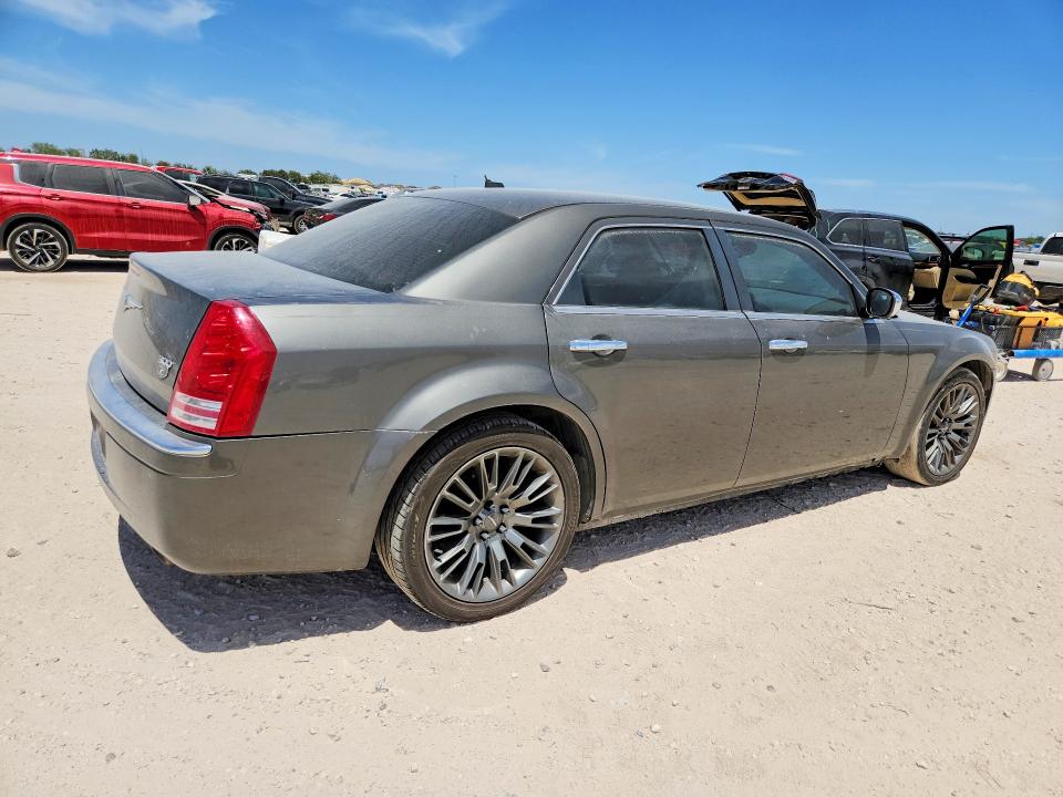 2008 Chrysler 300 VIN 2C3KA63H88H219875 COPART salvage auction — MINOR DENT/SCRATCHES, Tx - Certificate Of Title, sold $800 on 2026-09-10 (photo 3)