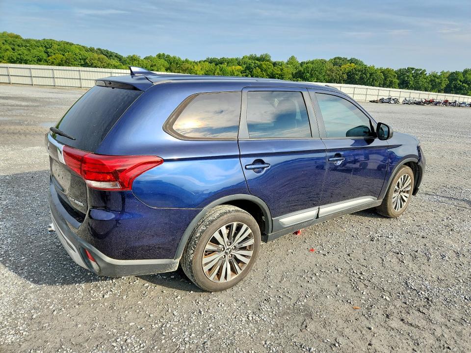 2019 Mitsubishi Outlander VIN JA4AD2A32KZ013967 COPART salvage auction — FRONT END, Salvage Title, sold $3,000 on 2026-09-16 (photo 3)