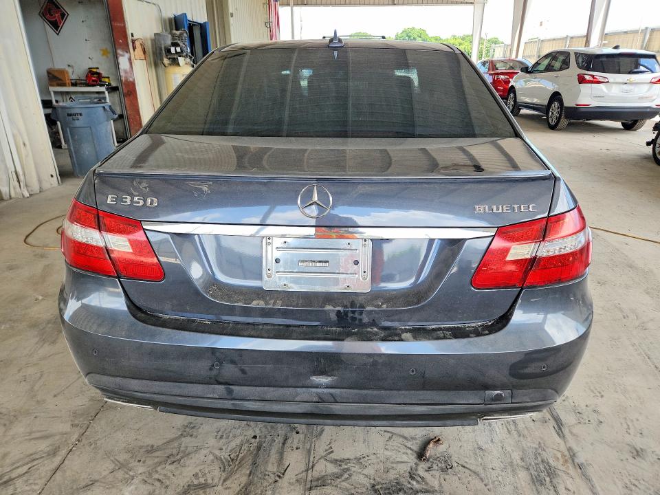2011 Mercedes-benz E-class VIN WDDHF2EBXBA373900 COPART salvage auction — REAR END, FL - CERTIFICATE OF TITLE, sold $1,250 on 2026-08-19 (photo 6)