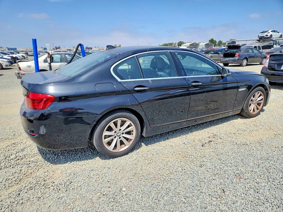 2015 BMW 5er VIN WBA5A5C53FD520344 COPART salvage auction — MINOR DENT/SCRATCHES, Ca - Dis/Dlr/Exp Only Clean Title, sold $2,350 on 2026-08-19 (photo 3)